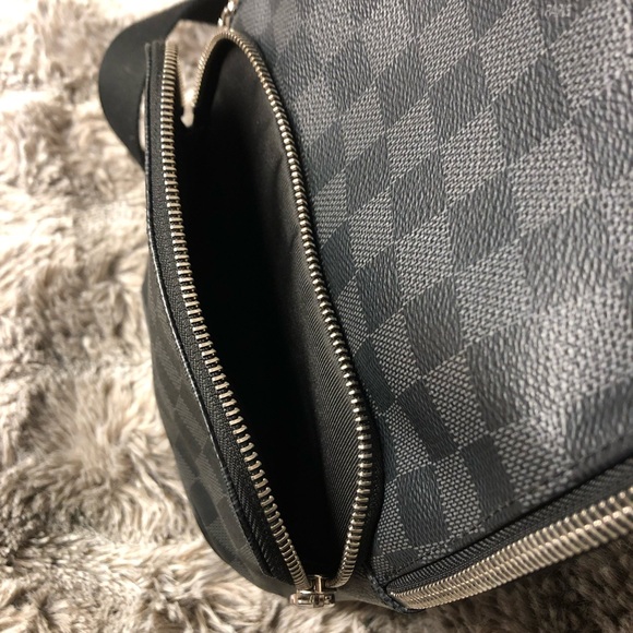 LOUIS VUITTON AVENUE SLINGBAG 10/10 CONDITION - Picture 9 of 10